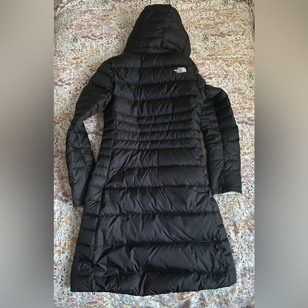 The North Face XS Women’s Black Long Down Puffer Coat - Picture 3 of 3
